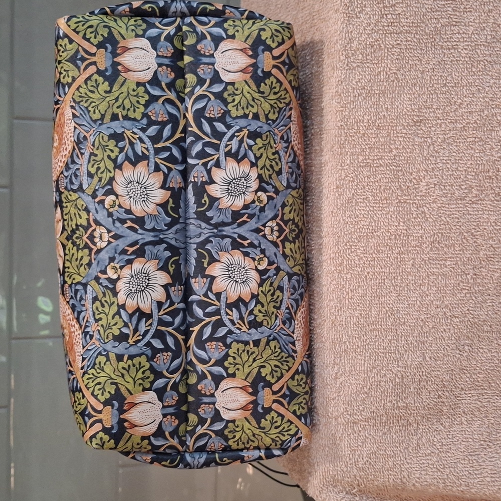 Accessory Pouch - Picture 6 of 12